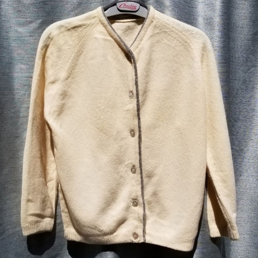 Light Wool Cream Long Sleeve Cardigan MED